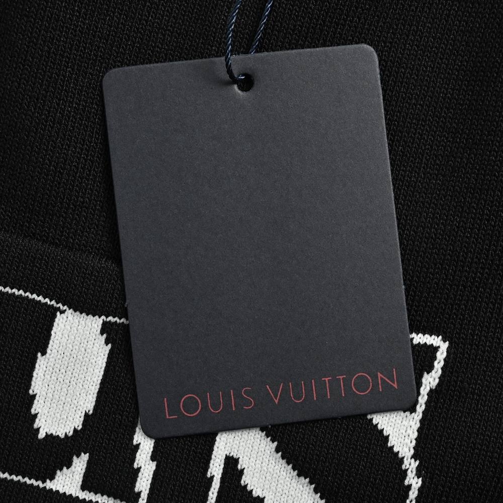 LV Sweater-454