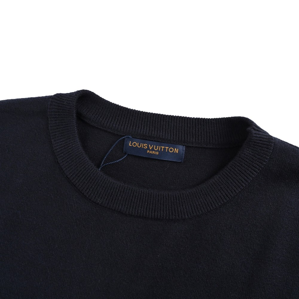 LV Sweater-472