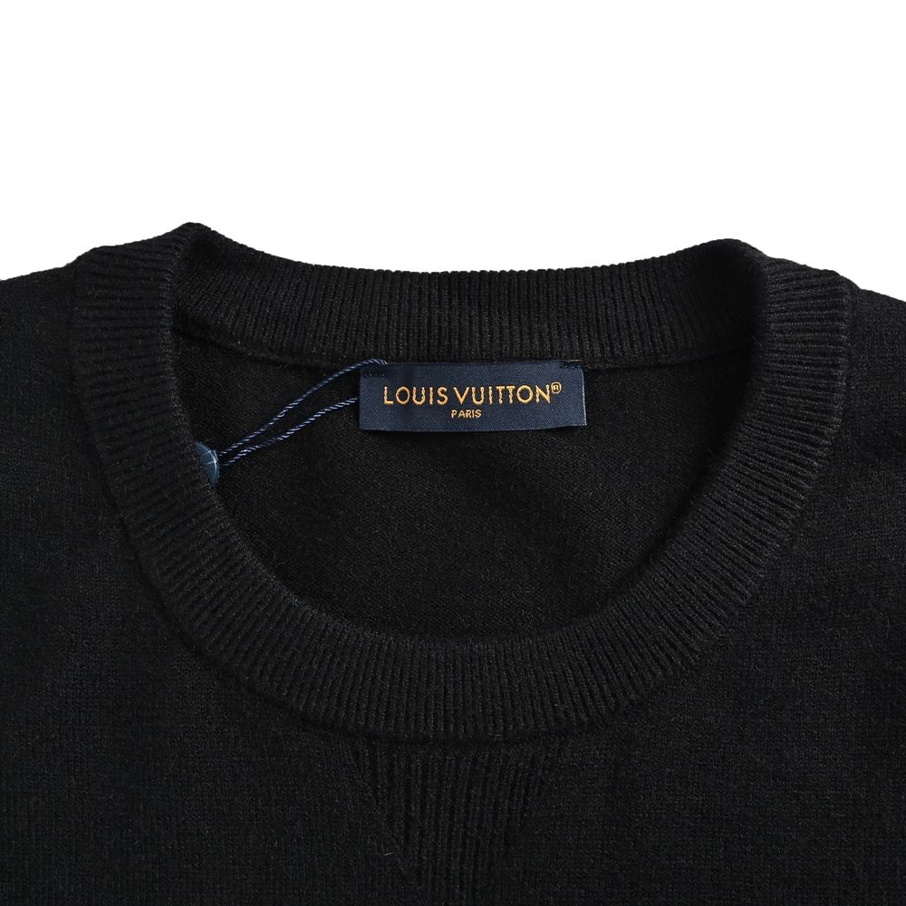 LV Sweater-480