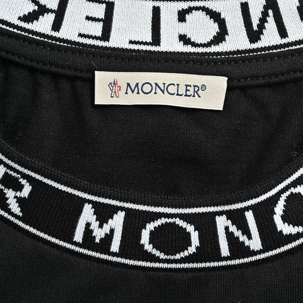 Moncler T-shirts-1120