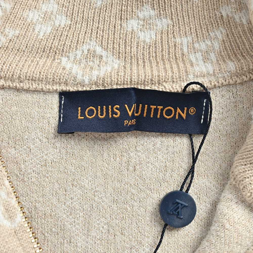 LV Sweater-489