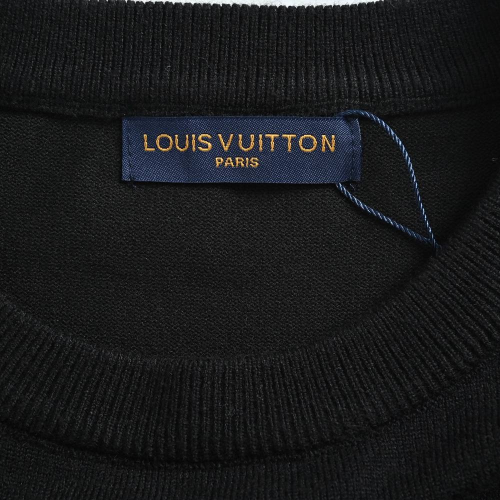 LV Sweater-471