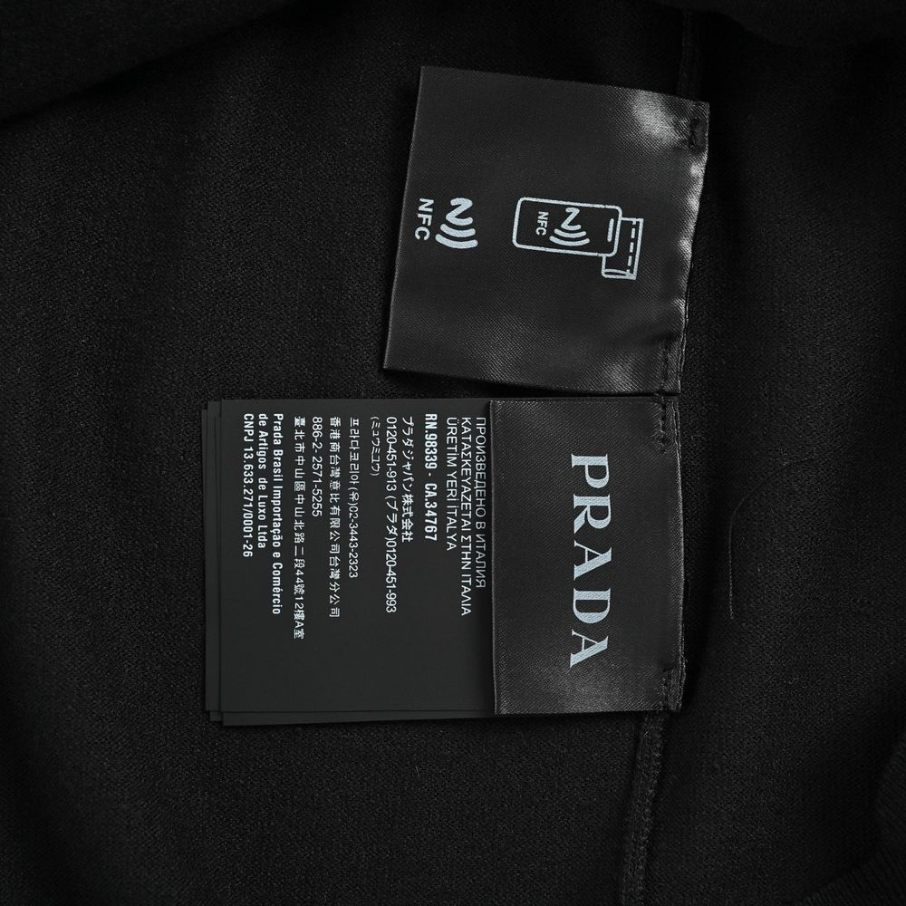 Prada Polo-059
