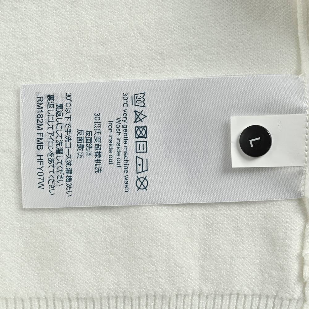 LV Sweater-481