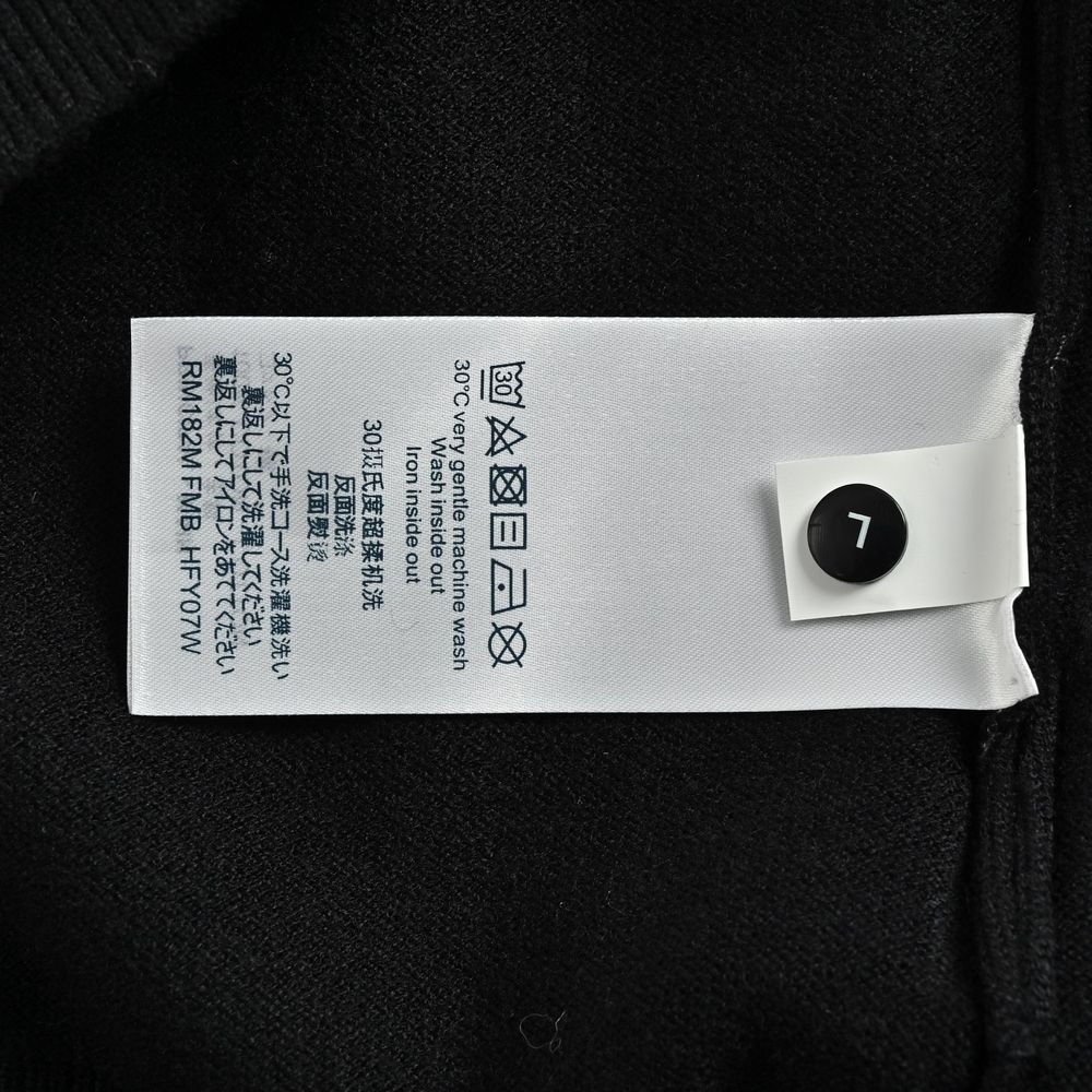 LV Sweater-482