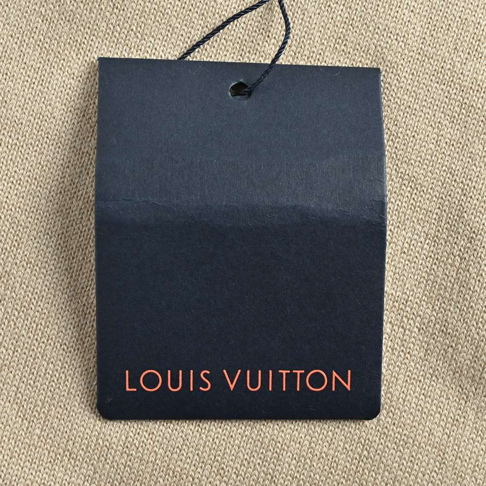 LV Sweater-474