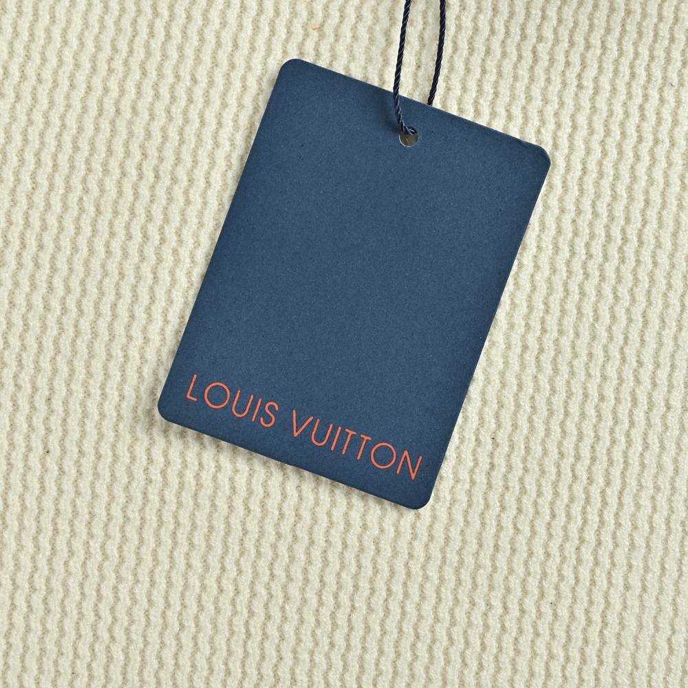 LV Sweater-468