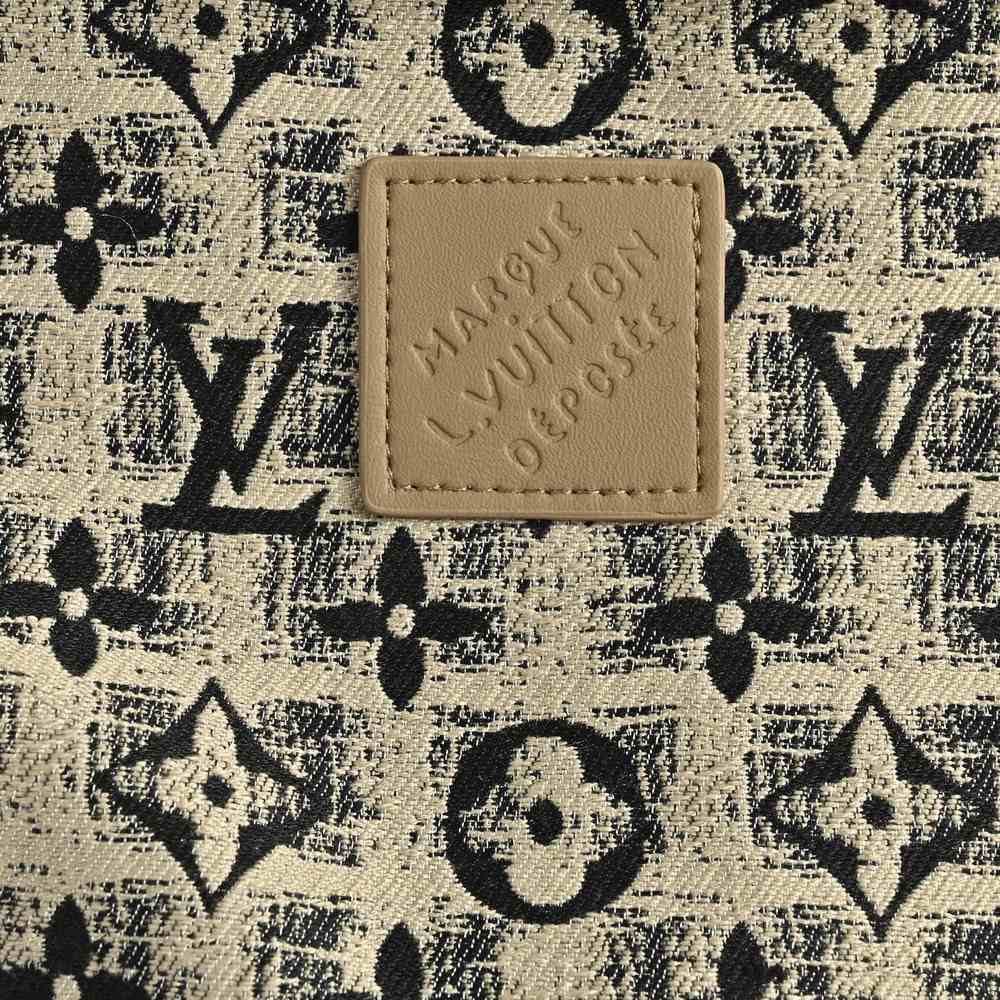 LV Jacket-284