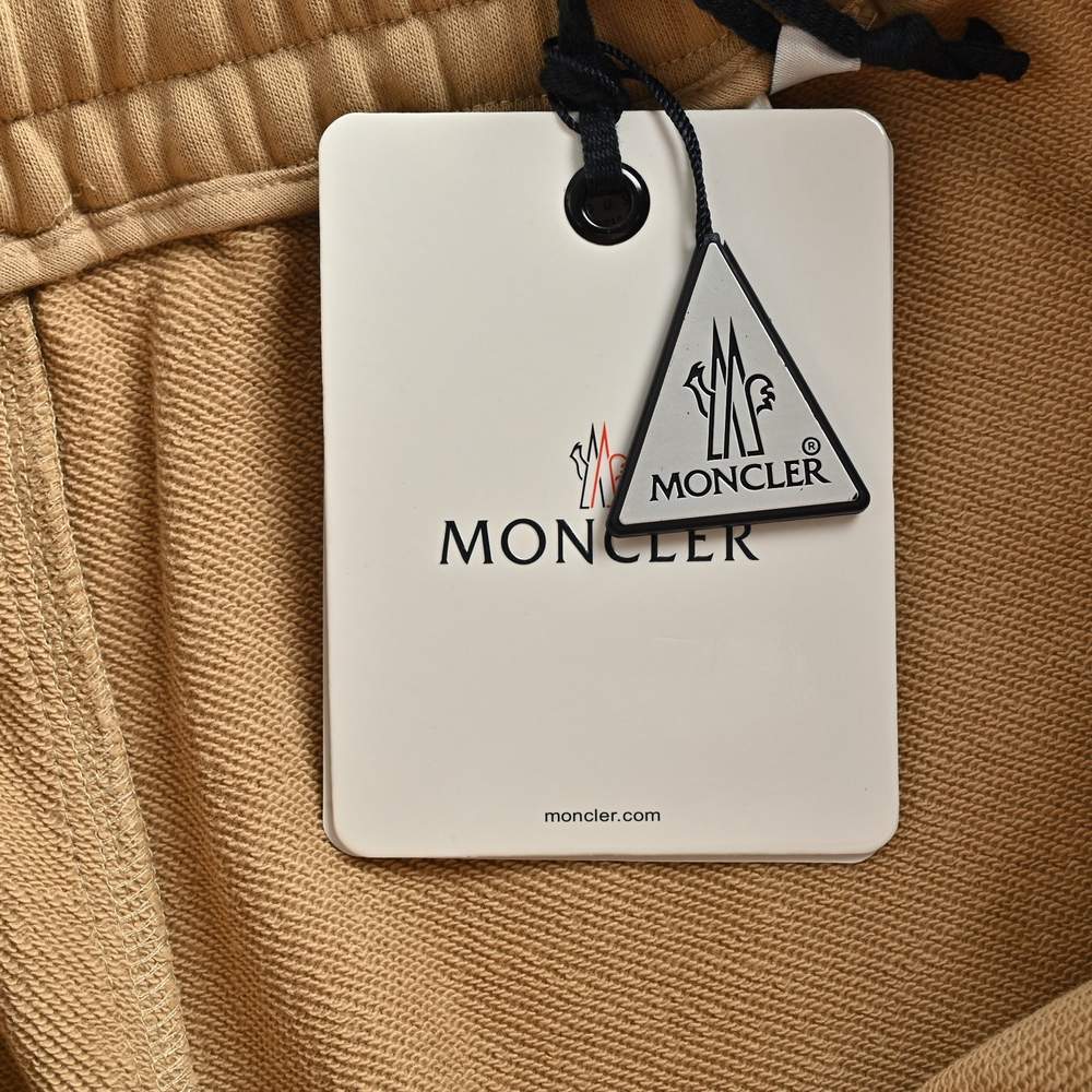 Moncler Shorts-102