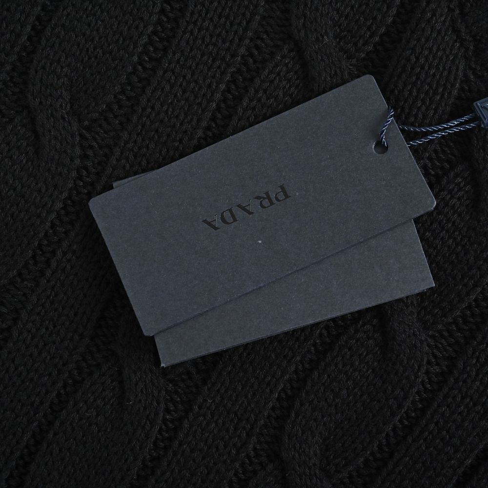 Prada Sweater-032