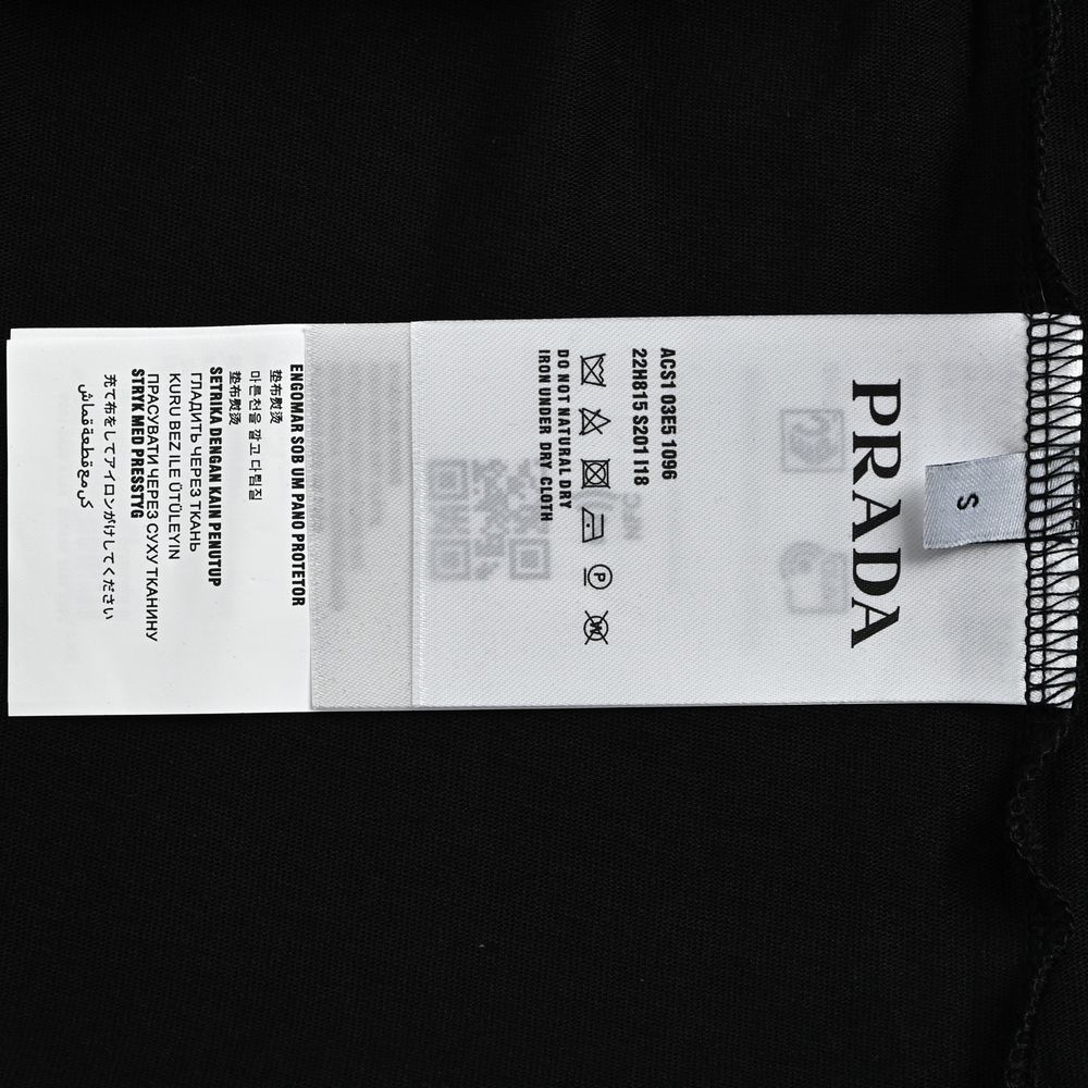 Prada T-shirts-640