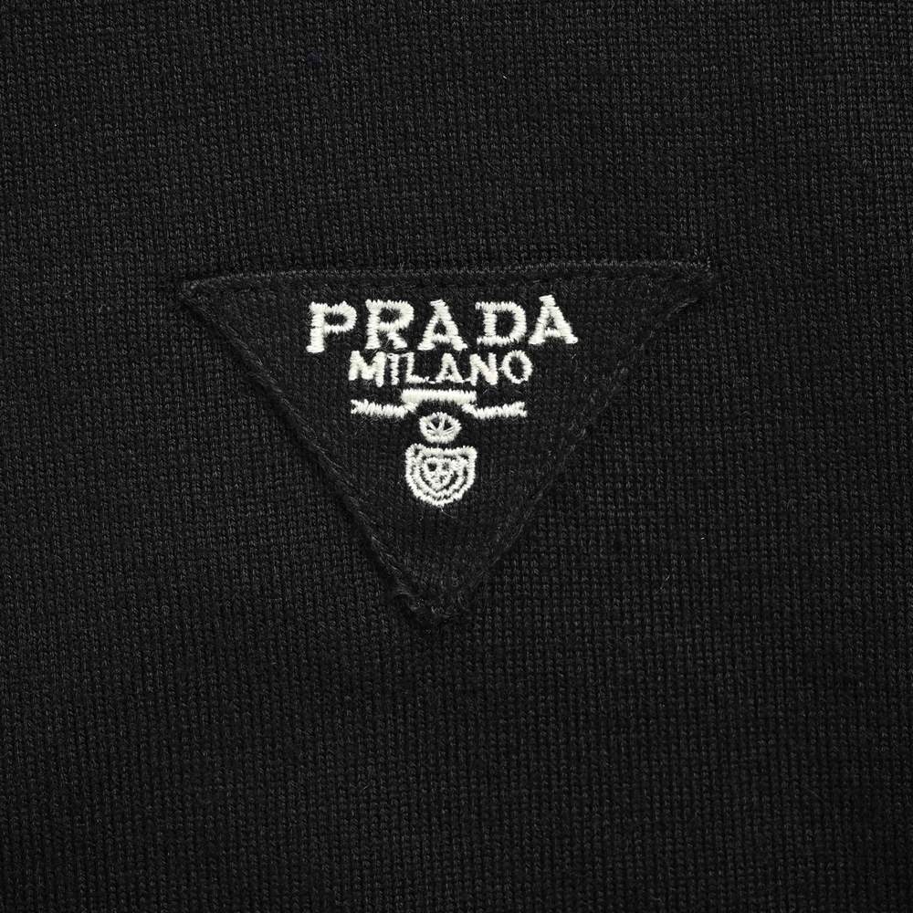 Prada Polo-059