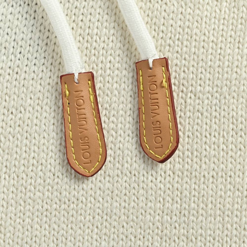 LV Sweater-490