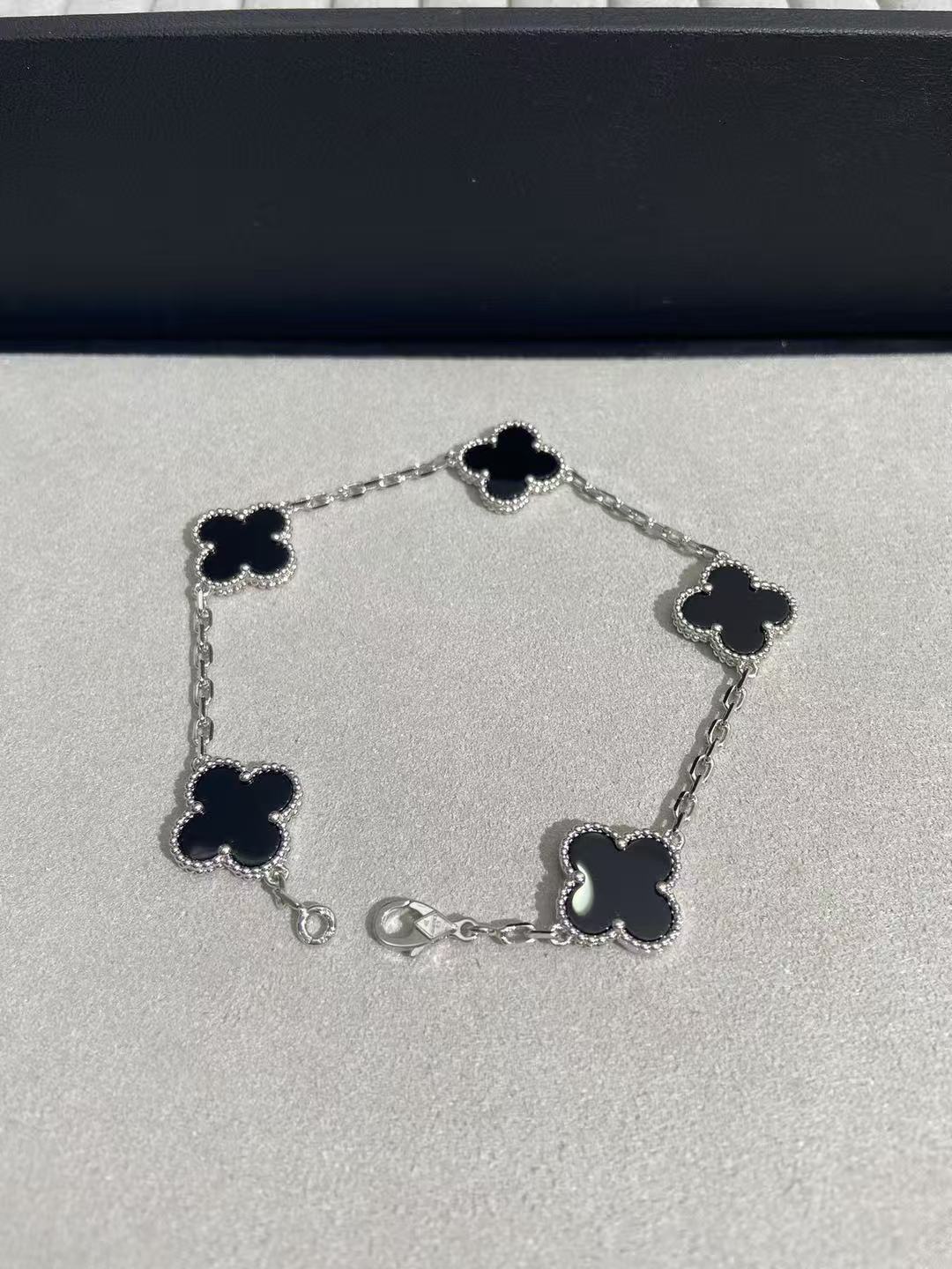 Van Cleef & Arpels Bracelet-032
